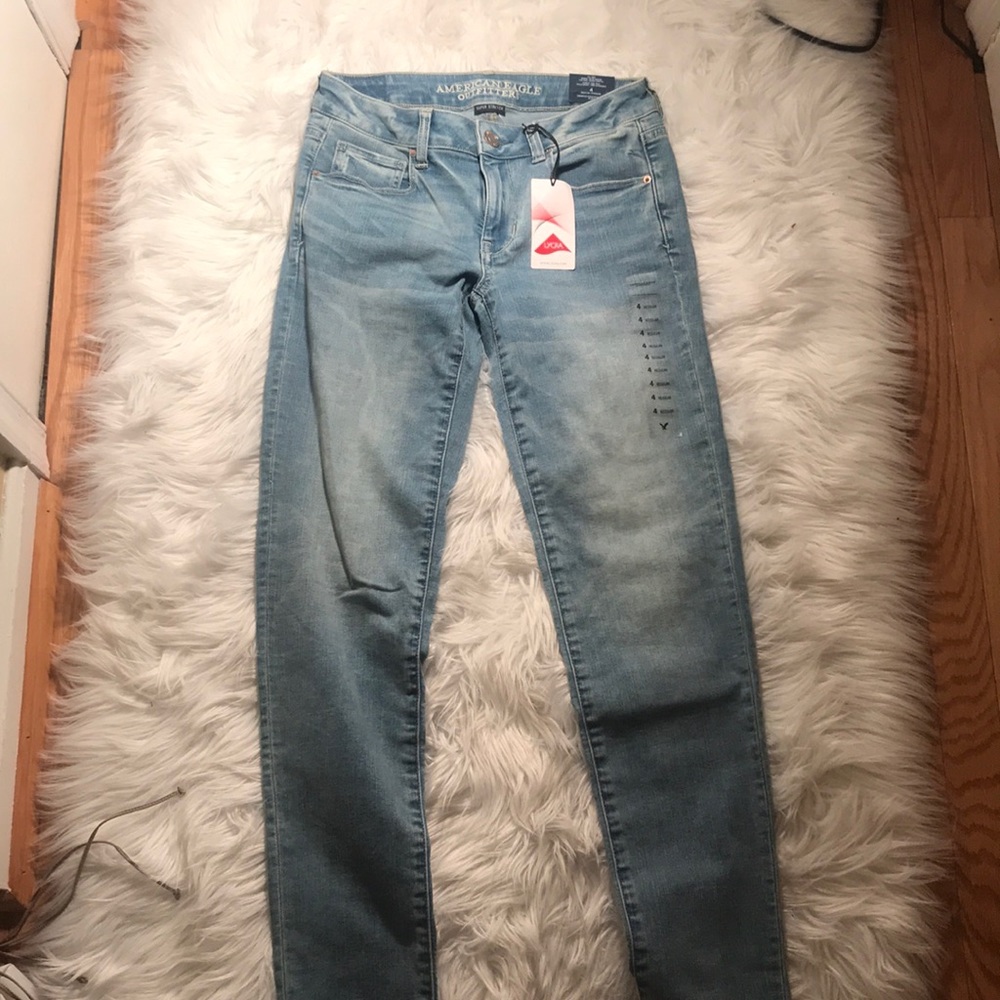 American Eagle low rise super stretch skinny jeans